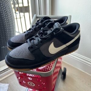 Nike Dunk Low SE Black Grey Gum